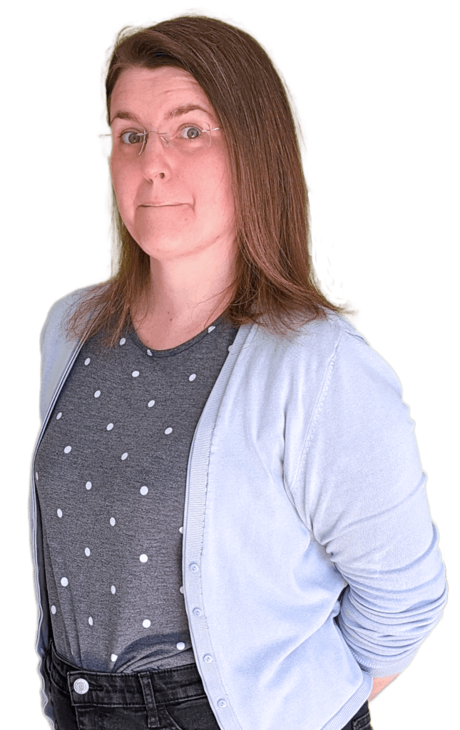 Desi-arme-hinter-Ruecken-komisches-Gesicht-1 Desi arme hinter Ruecken komisches Gesicht 1